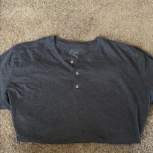 Men's Heather Charcoal Short-Sleeve Henley Shirt